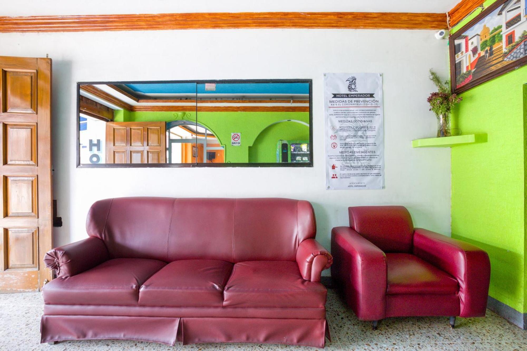 Oyo Hotel Emperador, Oaxaca Bagian luar foto
