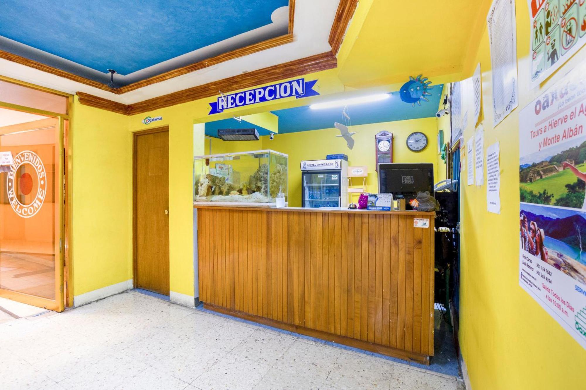 Oyo Hotel Emperador, Oaxaca Bagian luar foto