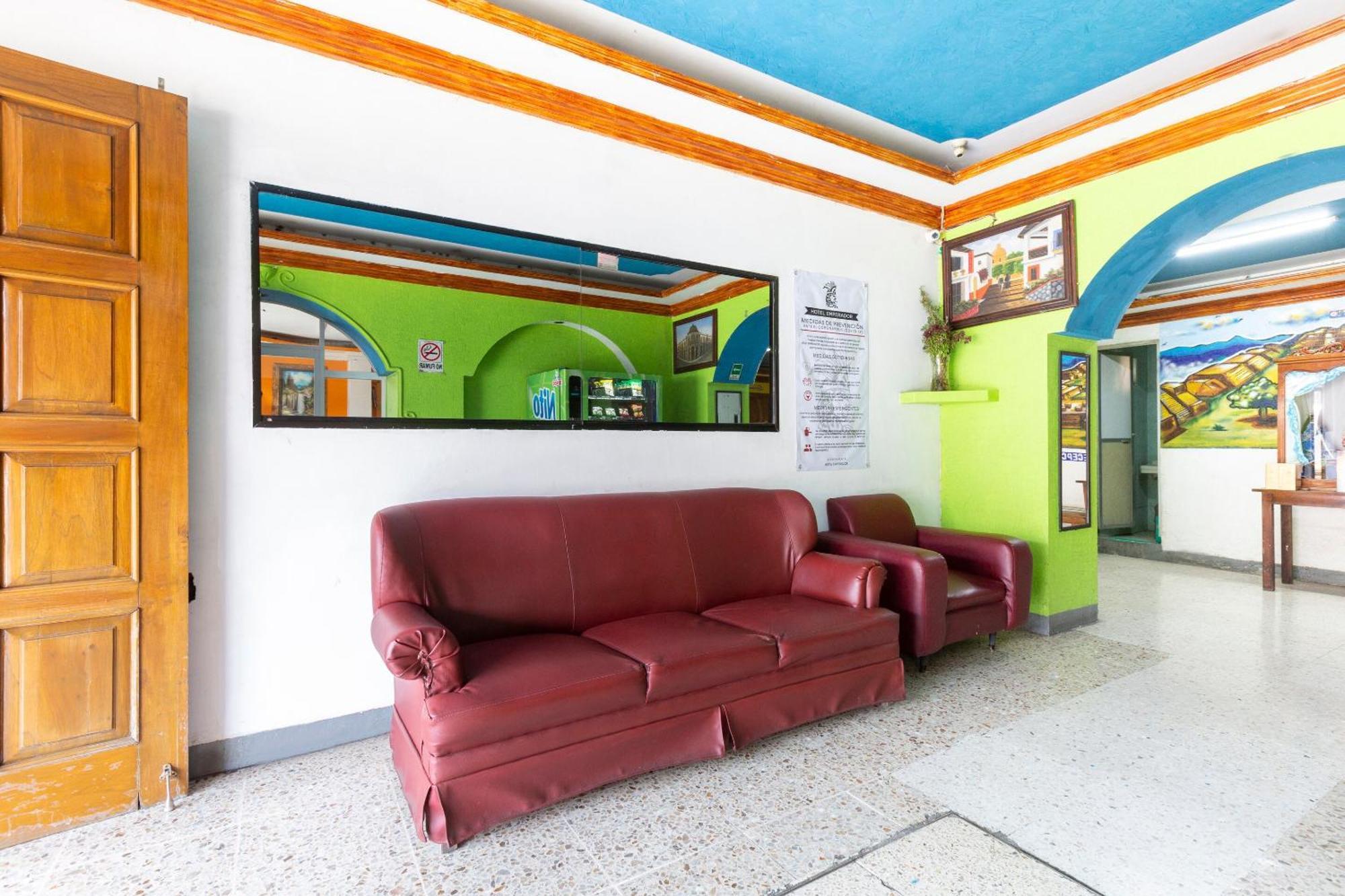 Oyo Hotel Emperador, Oaxaca Bagian luar foto